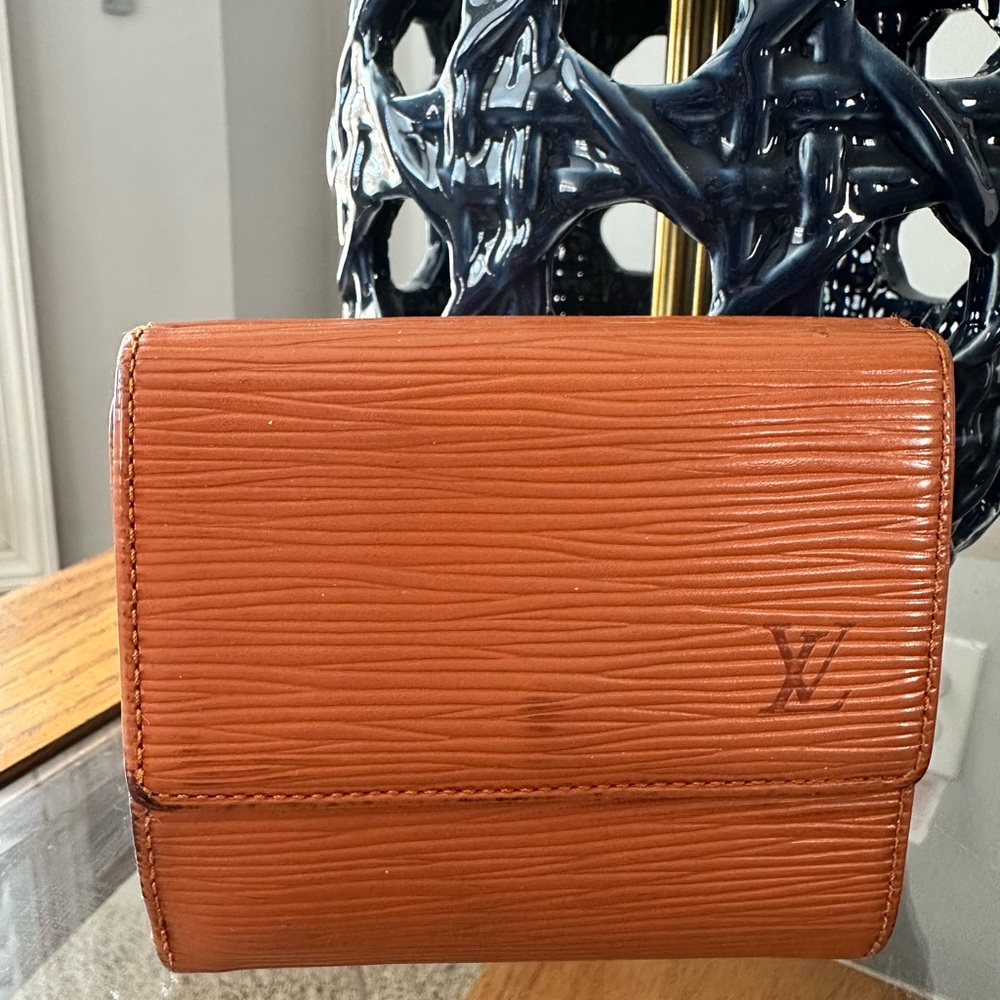 Authentic Louis Vuitton Wallet - Vintage ‘94 Epi Elise Wallet (Brown)